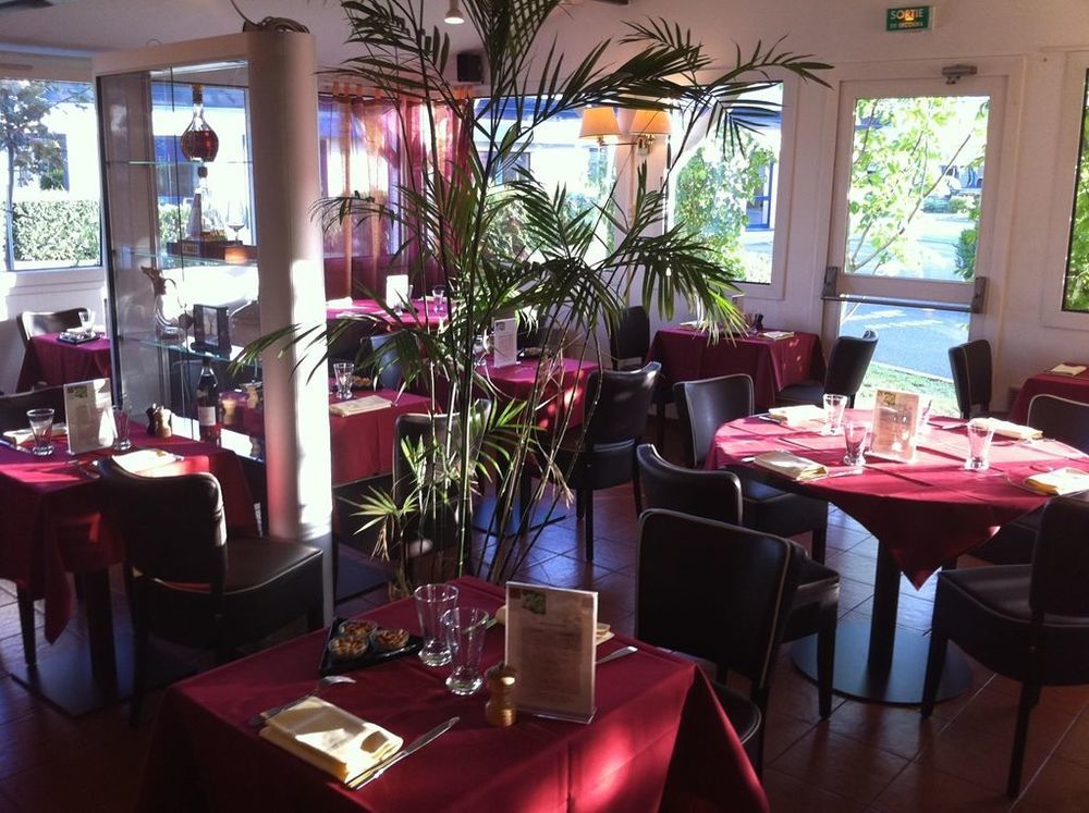 Kyriad Orleans Ouest - La Chapelle Saint Mesmin Restaurant photo
